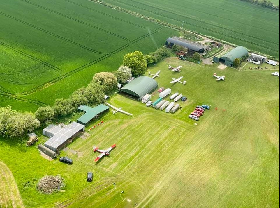 Vale of White Horse G.C. Pilot & Club Info